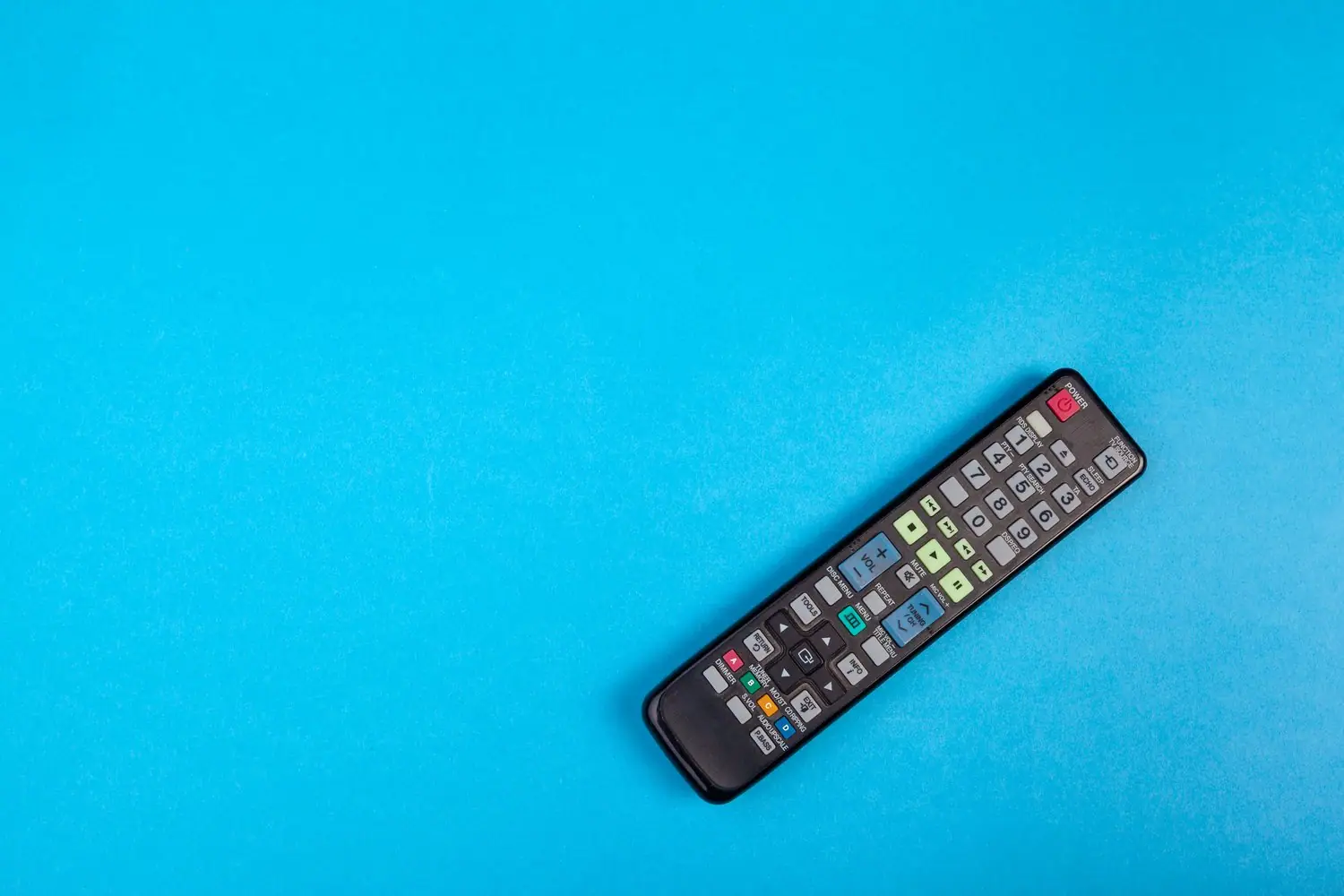 Dlaczego nie działa pilot od telewizora i jak go naprawić